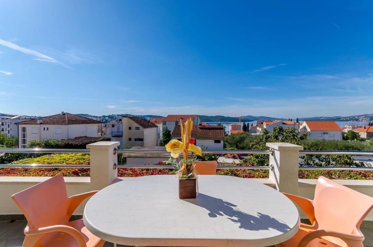 Apartments Palm Tree Trogir Eksteriør billede